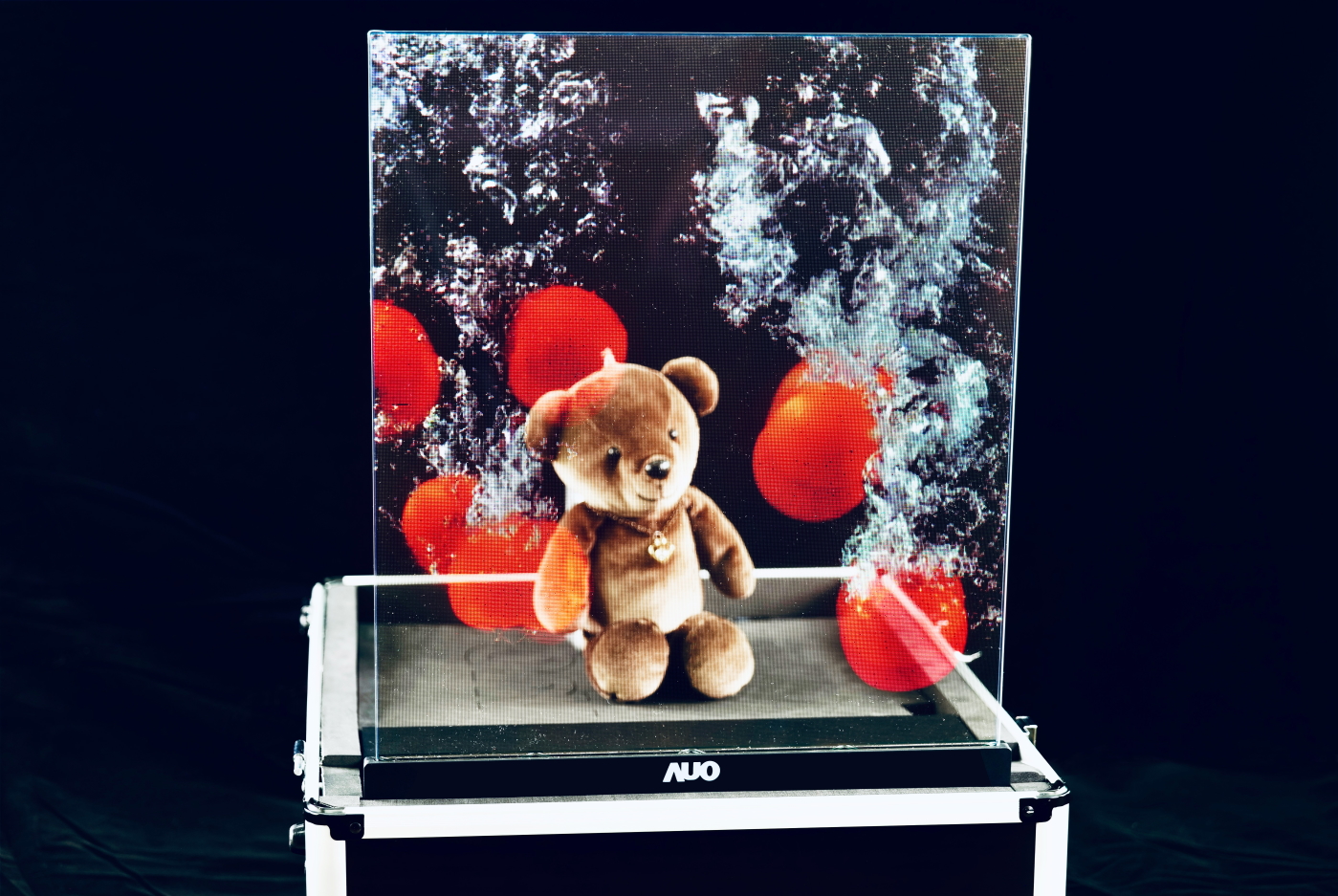 ���_�I���аlMicro LED͸���@ʾ�����߂�ߴ�͸�����@���������ȡ���ƴ��֮���ԣ��ɑ�����ǻ��Ƅ����ǻ��������̘Iչʾ�ȶ�Ԫ����