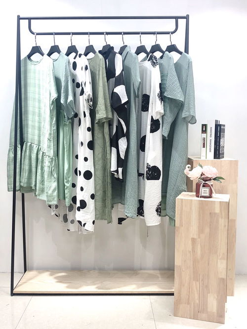 【品牌折扣女裝簡(jiǎn)約連衣裙尾貨批發(fā)精品女裝批發(fā)】-