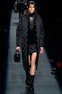 性感易逝,唯驕傲永存 亞歷山大 王 alexander wang 2015秋冬女裝秀,海報(bào)網(wǎng)帶你親臨2015秋冬紐約時裝周