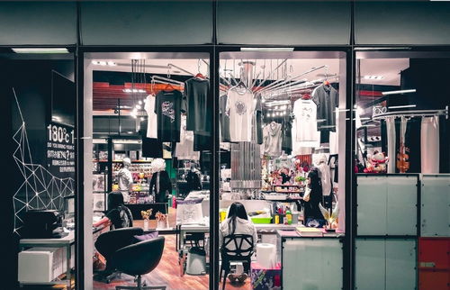 服裝批發(fā) 全國也只有這個(gè)地方價(jià)格最低 低到按斤賣